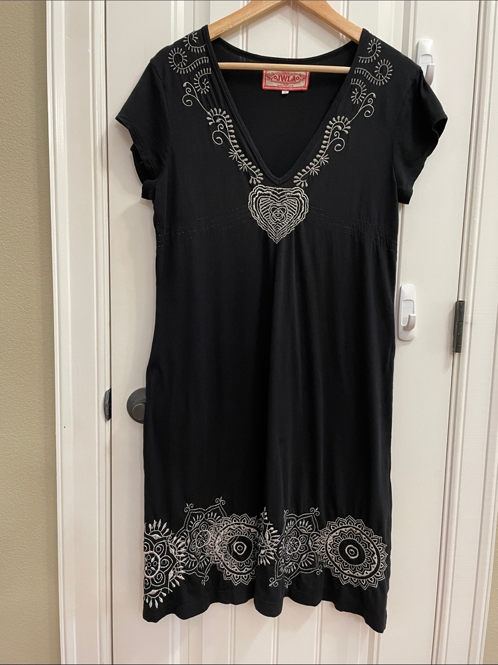 🌸JOHNNY WAS Black V-Neck Embroidered Dress Size Large